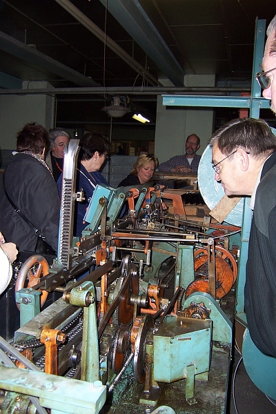 100_0675.JPG - 17 november 2005: Excursie naar van Dam's kwastenfabriek in Culemborg.
