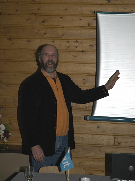 2005012701.jpg - 27 januari 2005: lezing Prof. Braster over “Het klaslokaal als spiegel van de samenleving”